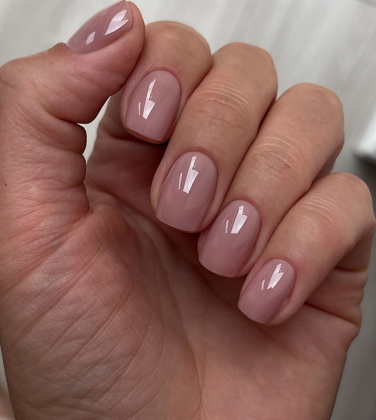 Этот маникюр дешевит руки — его все еще делают, не замечая ошибки