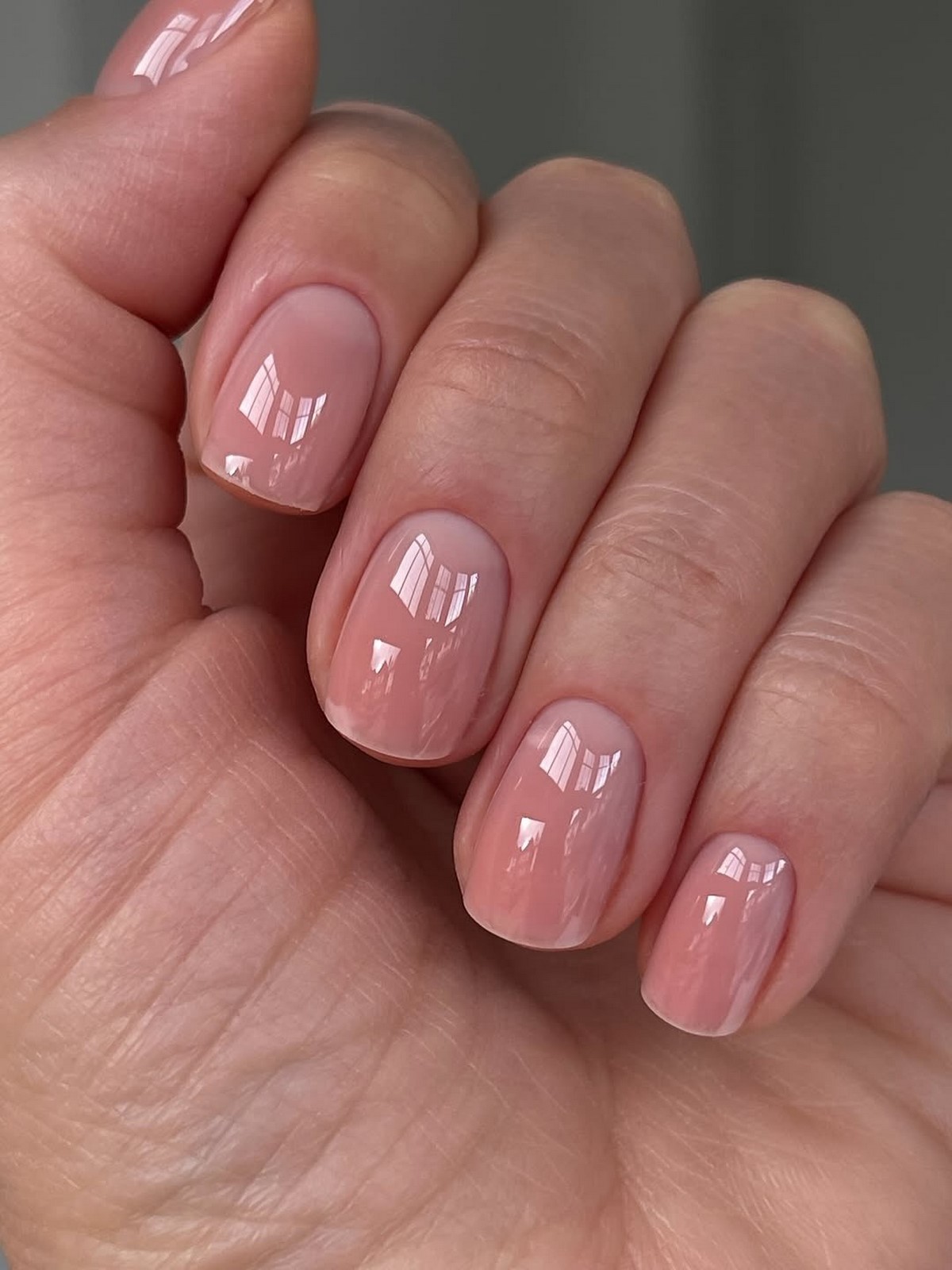 Этот маникюр дешевит руки — его все еще делают, не замечая ошибки