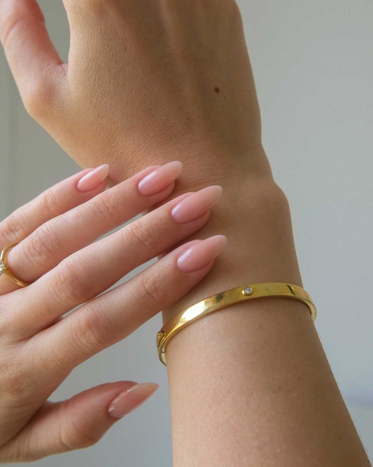 Этот маникюр дешевит руки — его все еще делают, не замечая ошибки