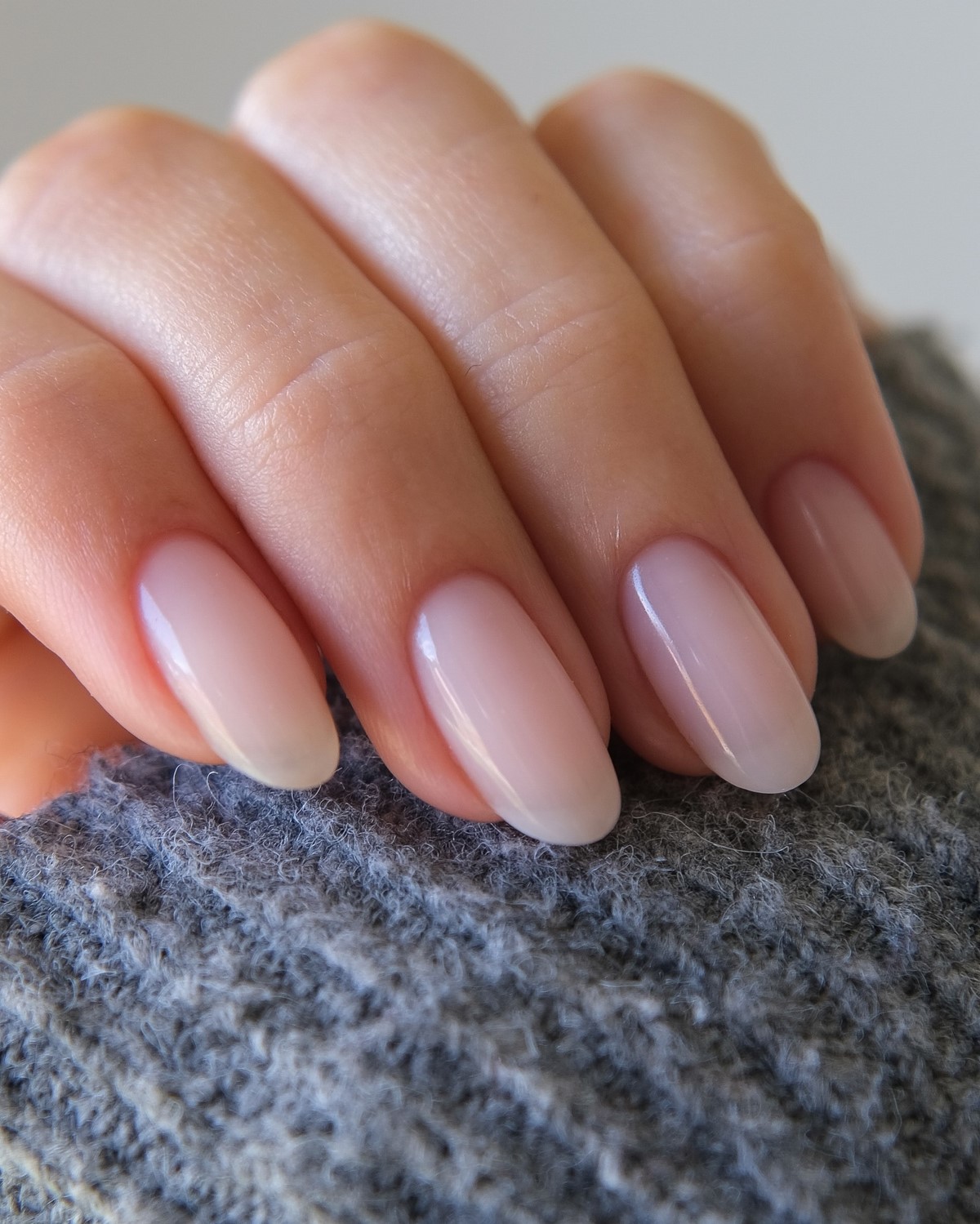 Этот маникюр дешевит руки — его все еще делают, не замечая ошибки