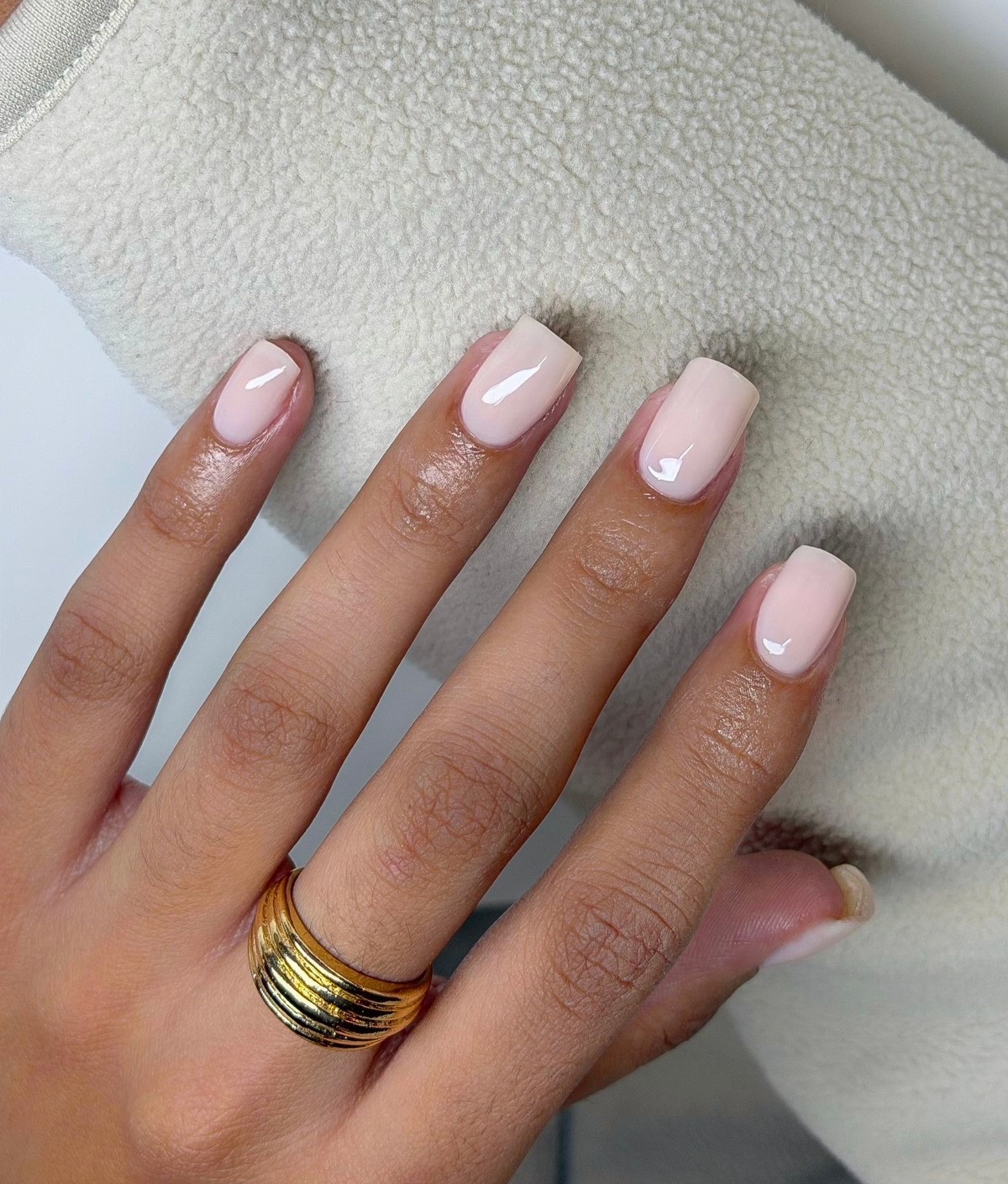 Этот маникюр дешевит руки — его все еще делают, не замечая ошибки