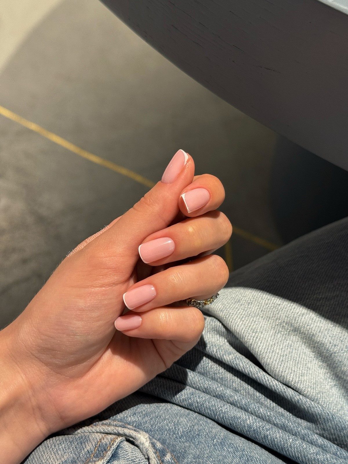 Этот маникюр выглядит дорого без дизайна — его выбирают чаще