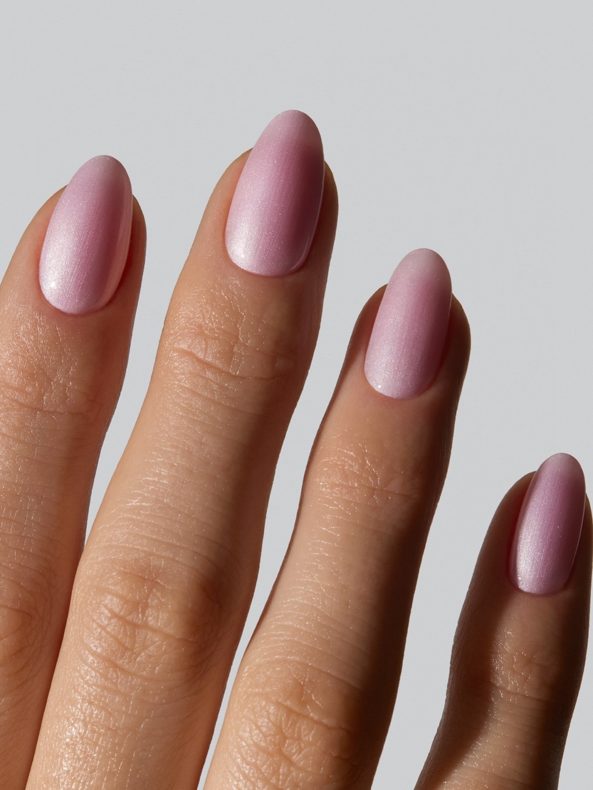 Этот маникюр выглядит дорого без дизайна — его выбирают чаще