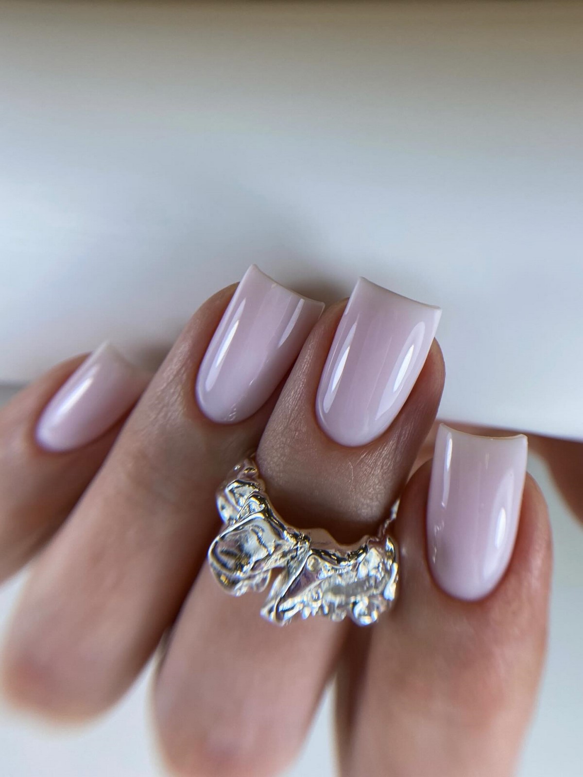 Маникюр 2026: идеи, которые сейчас выглядят по-новому (фото)