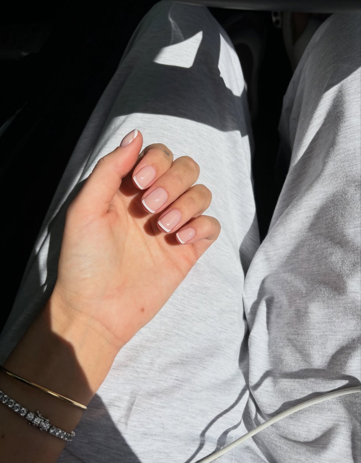 Короткие ногти снова в моде — и выглядят аккуратнее длинных