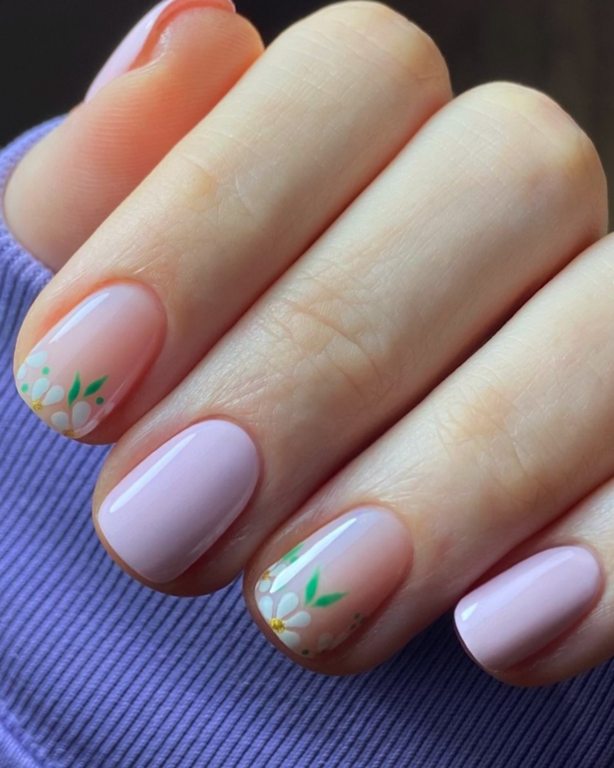 Короткие ногти снова в моде — и выглядят аккуратнее длинных