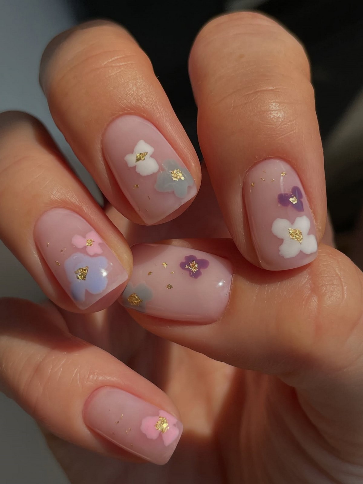 Короткие ногти снова в моде — и выглядят аккуратнее длинных