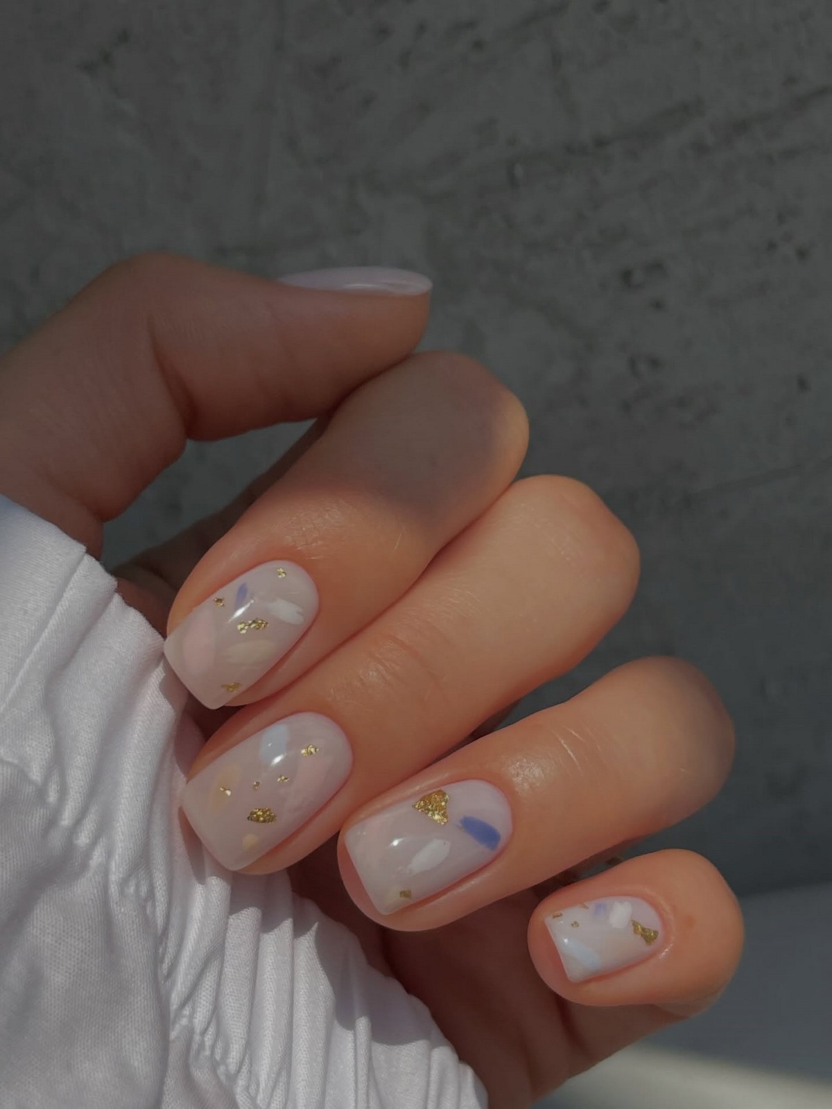 Короткие ногти снова в моде — и выглядят аккуратнее длинных