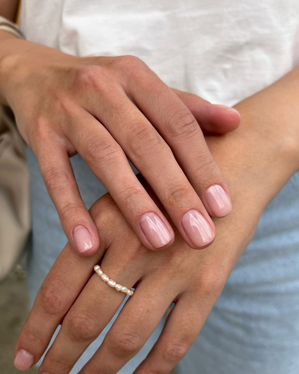 Короткие ногти снова в моде — и выглядят аккуратнее длинных