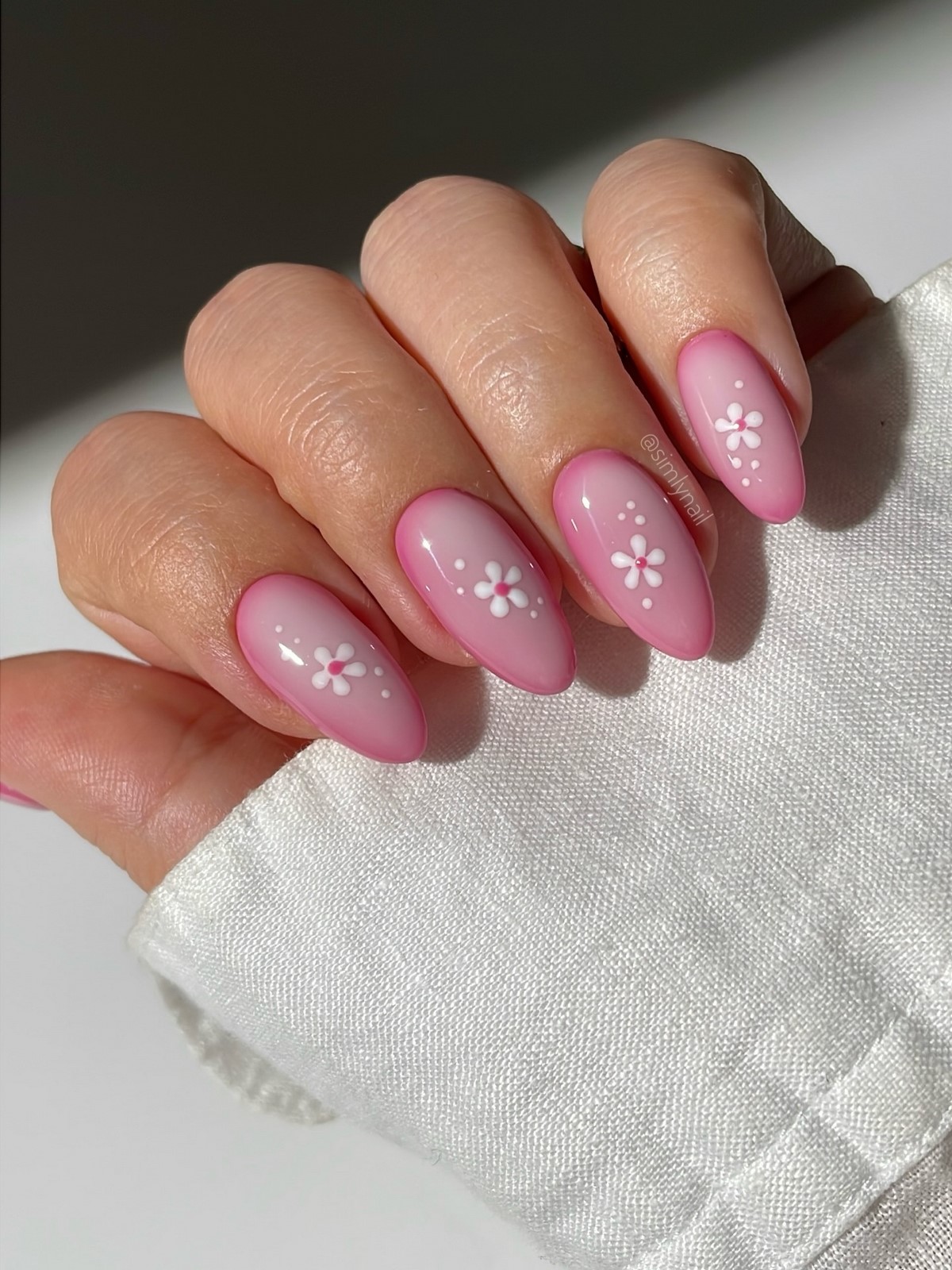 Маникюр 2026: тренды, которые сейчас показывают чаще всего (фото)